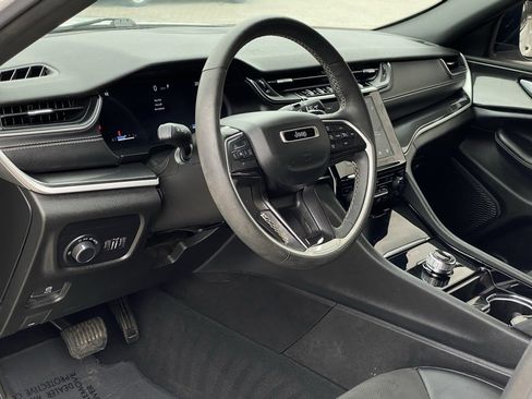 Used 2023 Jeep Grand Cherokee Altitude image 10