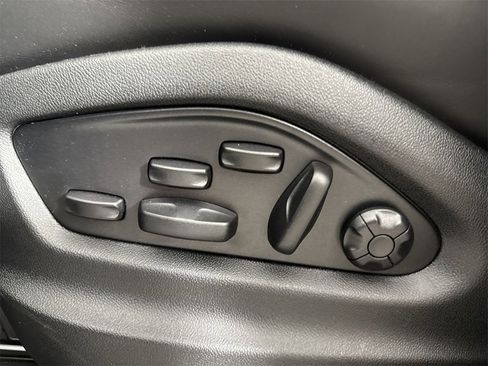 New 2025 Porsche Cayenne GTS image 39