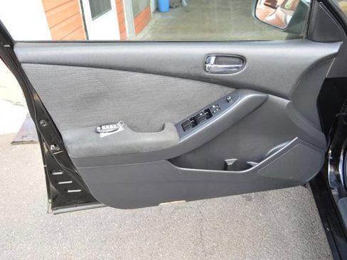 Used 2010 Nissan Altima 2.5 S FWD image 27