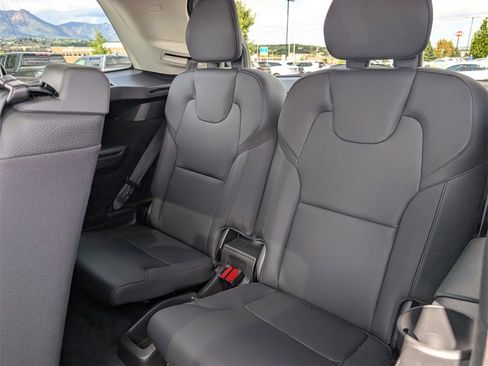Used 2024 Volvo XC90 B5 Plus image 17