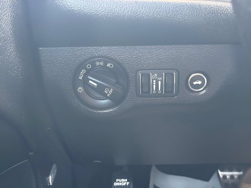 Used 2017 Dodge Challenger SXT Plus RWD image 33