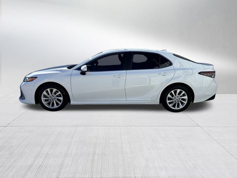 Used 2023 Toyota Camry LE image 4