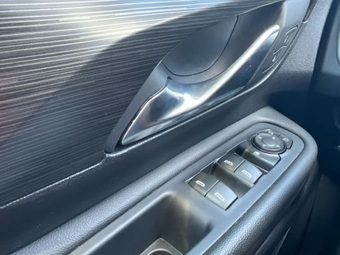 Used 2024 GMC Terrain SLE FWD image 18