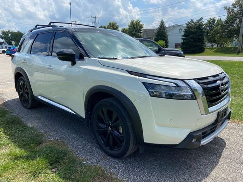 Used 2022 Nissan Pathfinder Platinum w/ Cargo Package AWD/4WD image 7