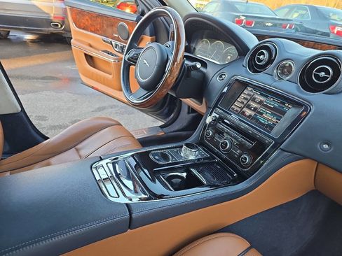 Used 2014 Jaguar XJ L Portfolio image 33