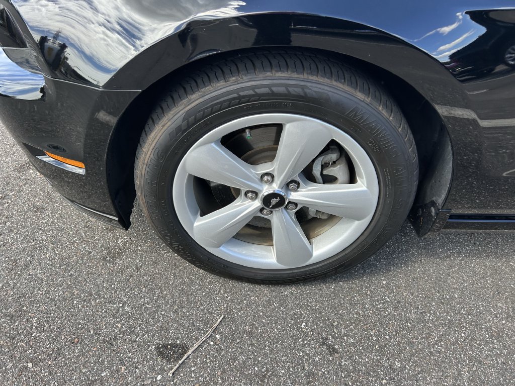 Used 2014 Ford Mustang GT RWD image 10