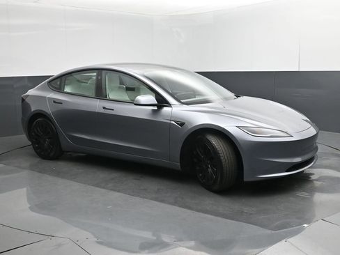 Used 2025 Tesla Model 3 Long Range RWD image 7