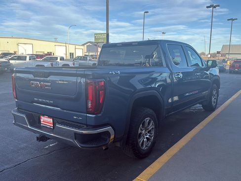 Used 2024 GMC Sierra 1500 SLT image 7