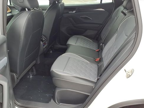 New 2026 Volkswagen Tiguan SEL R-Line image 19