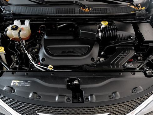 Used 2020 Chrysler Voyager Lxi image 49