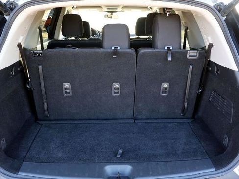 Certified 2025 Nissan Pathfinder SV FWD image 10