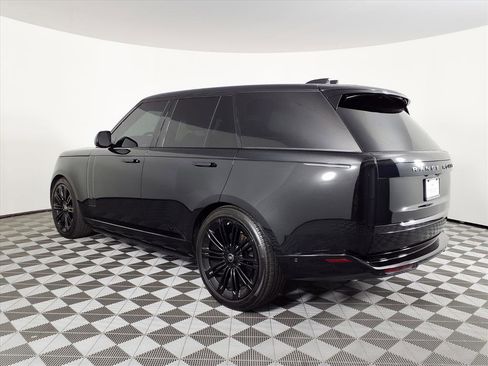 Used 2025 Land Rover Range Rover SE image 6