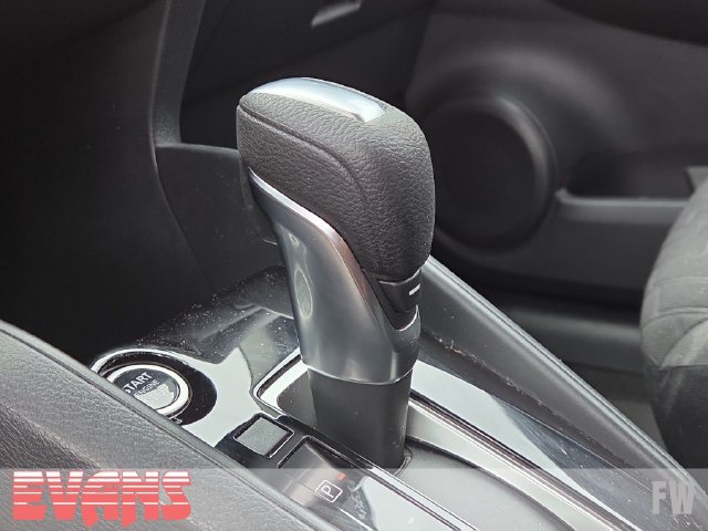 Used 2021 Nissan Kicks S FWD image 11