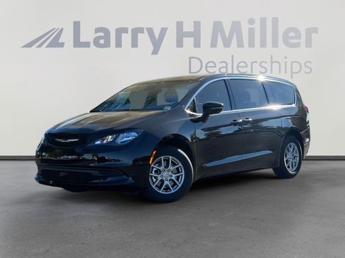 New 2026 Chrysler Voyager LX image 2