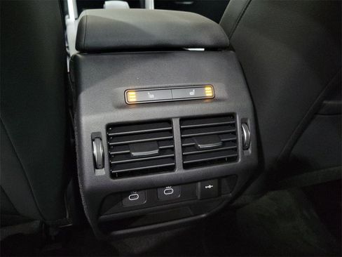 New 2024 Land Rover Discovery Sport Dynamic SE image 23