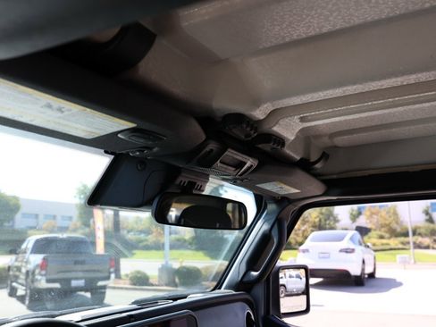 Used 2024 Jeep Wrangler Sahara image 13