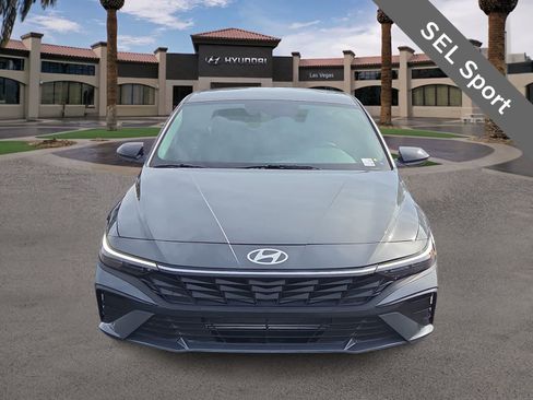 Certified 2025 Hyundai Elantra Sport FWD image 3