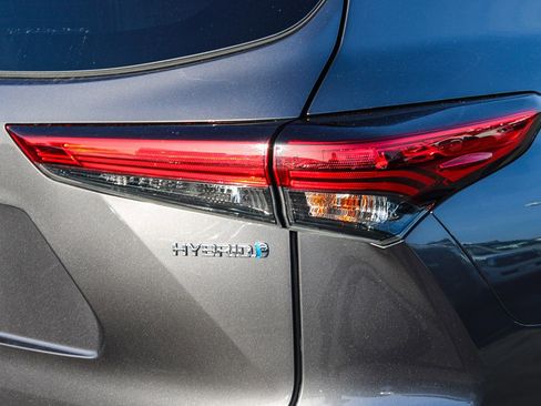 Used 2021 Toyota Highlander Limited image 10