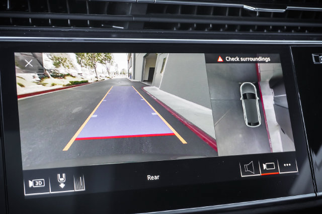 Used 2019 Audi Q8 Prestige AWD/4WD image 15