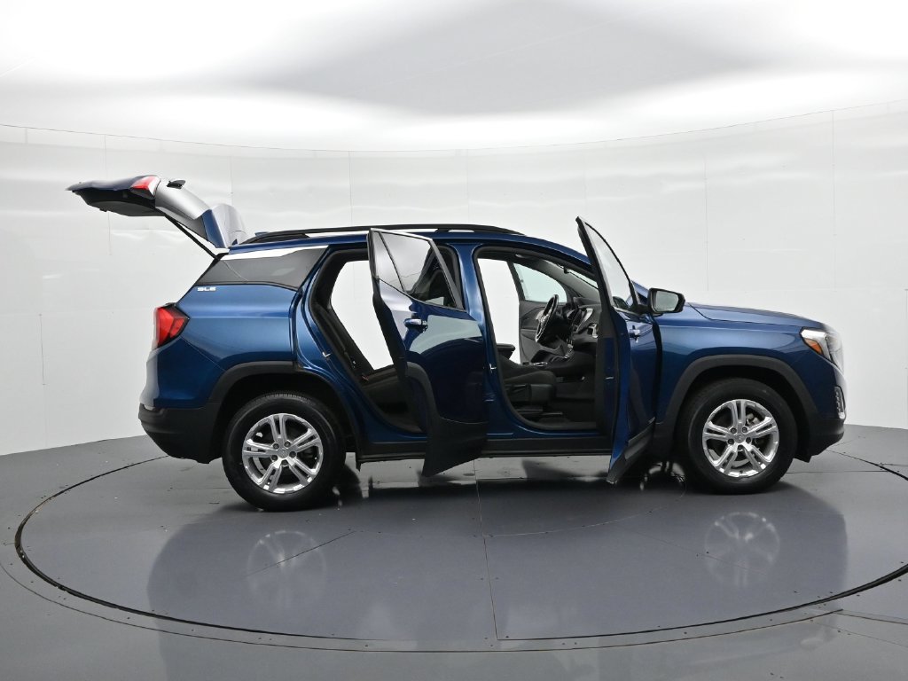 Used 2021 GMC Terrain SLE w/ Driver Convenience Package AWD/4WD image 23