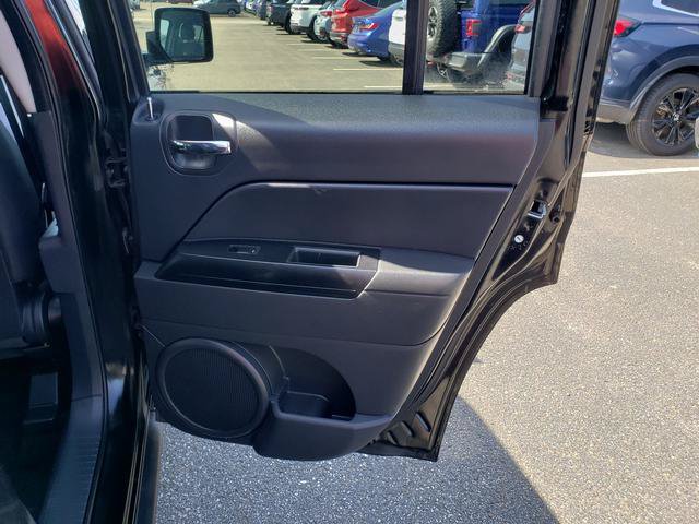 Used 2015 Jeep Patriot Latitude AWD/4WD image 18