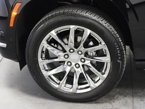 Used 2025 Cadillac Escalade ESV Premium Luxury w/ Touring Package AWD/4WD image 10