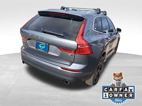 Used 2020 Volvo XC60 T5 Momentum image 3