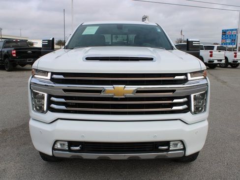 Used 2022 Chevrolet Silverado 2500 High Country image 2