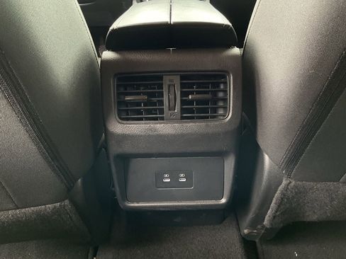 Used 2025 Nissan Rogue SV FWD image 13