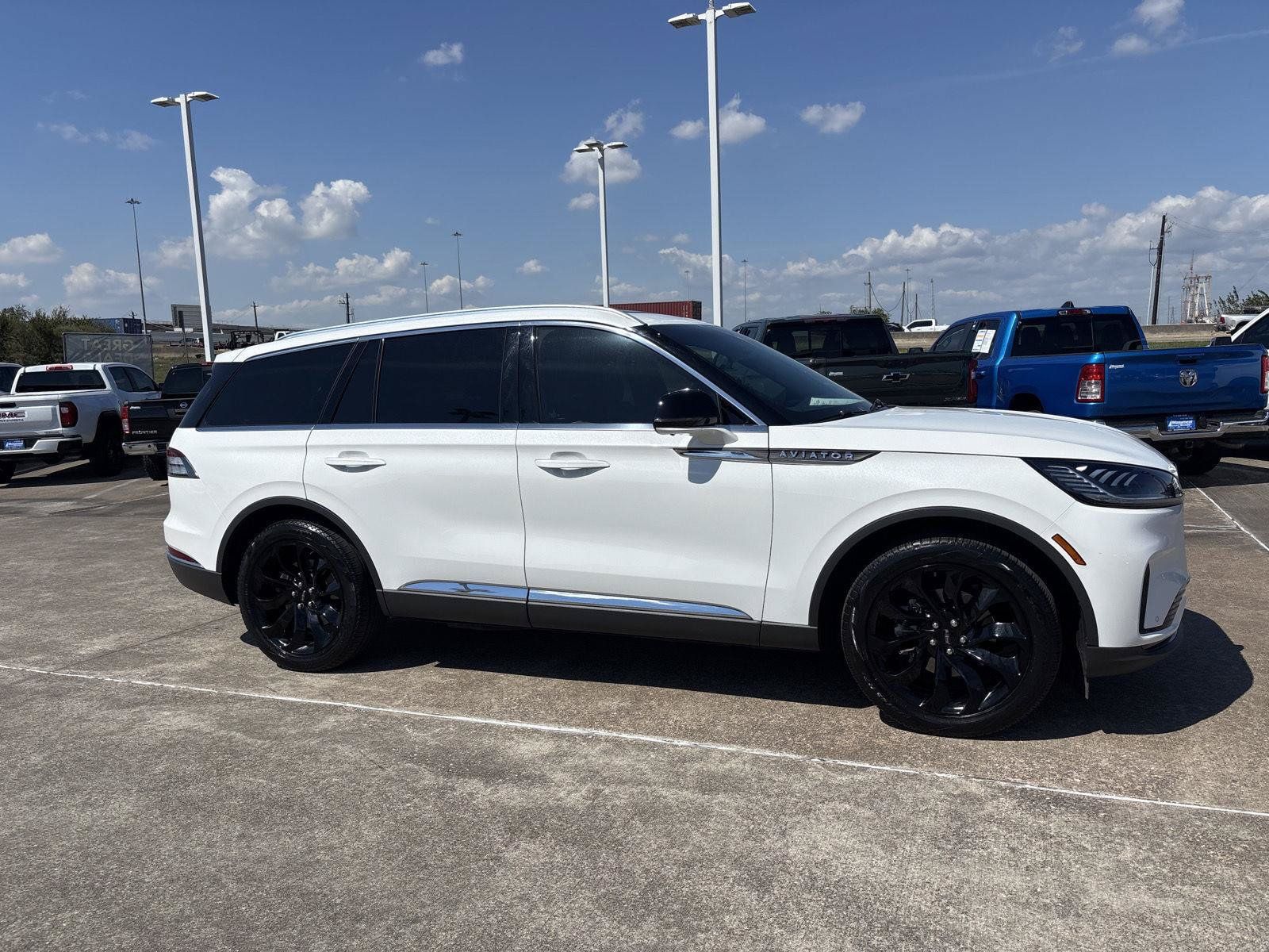 Used 2025 Lincoln Aviator Reserve w/ Luxury Package RWD image 7