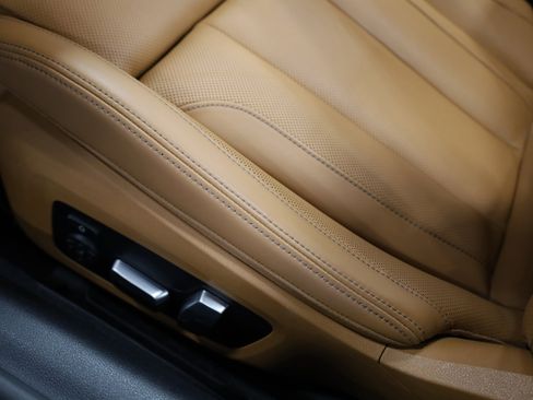 Used 2023 BMW M850i xDrive Convertible w/ M Sport Professional Package image 21