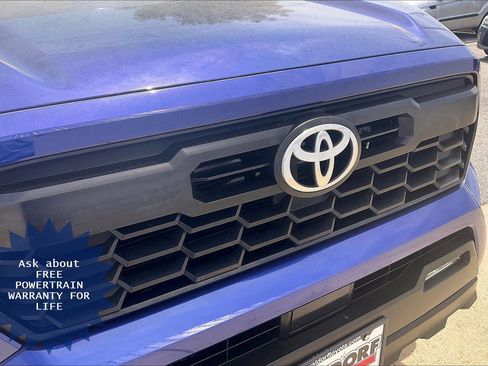 Used 2025 Toyota Tacoma TRD Off-Road AWD/4WD image 34