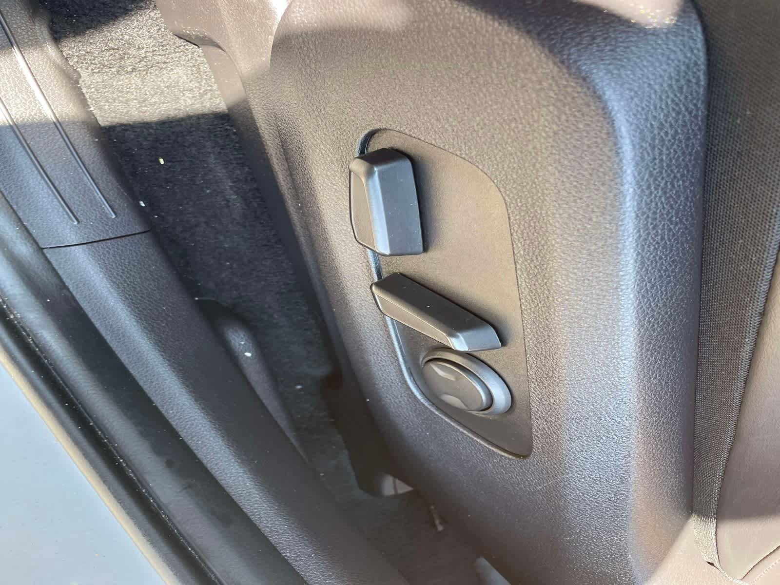 Used 2024 Kia Carnival EX FWD image 19