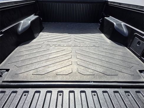 Used 2023 Toyota Tacoma TRD Sport w/ Technology Package image 13