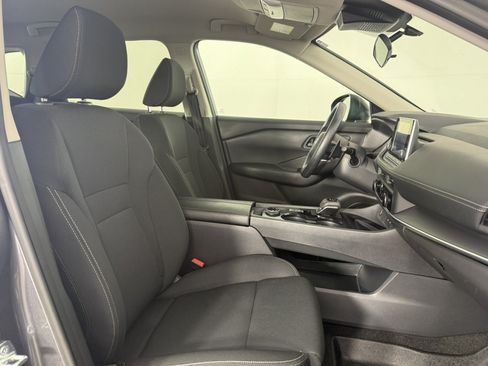 Used 2024 Nissan Rogue S AWD/4WD image 10