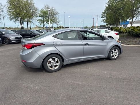 Used 2015 Hyundai Elantra SE FWD image 13