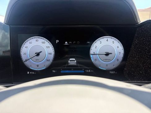 Used 2025 Hyundai Elantra SEL FWD image 19