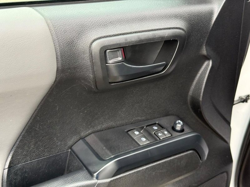 Used 2021 Toyota Tacoma SR AWD/4WD image 18