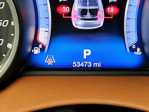 Used 2017 Maserati Levante image 16