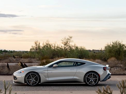 Used 2018 Aston Martin Vanquish Zagato RWD image 5