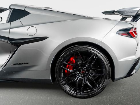 Used 2023 Chevrolet Corvette Z06 image 17