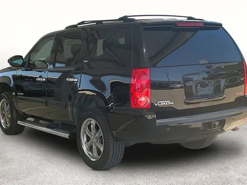 Used 2013 GMC Yukon SLT w/ SLT-2 Equipment Package AWD/4WD image 11