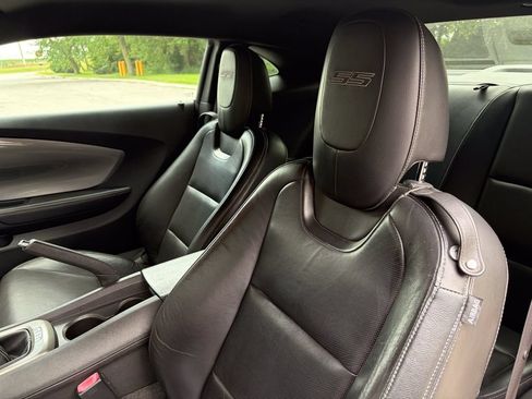 Used 2010 Chevrolet Camaro SS w/ RS Package RWD image 11