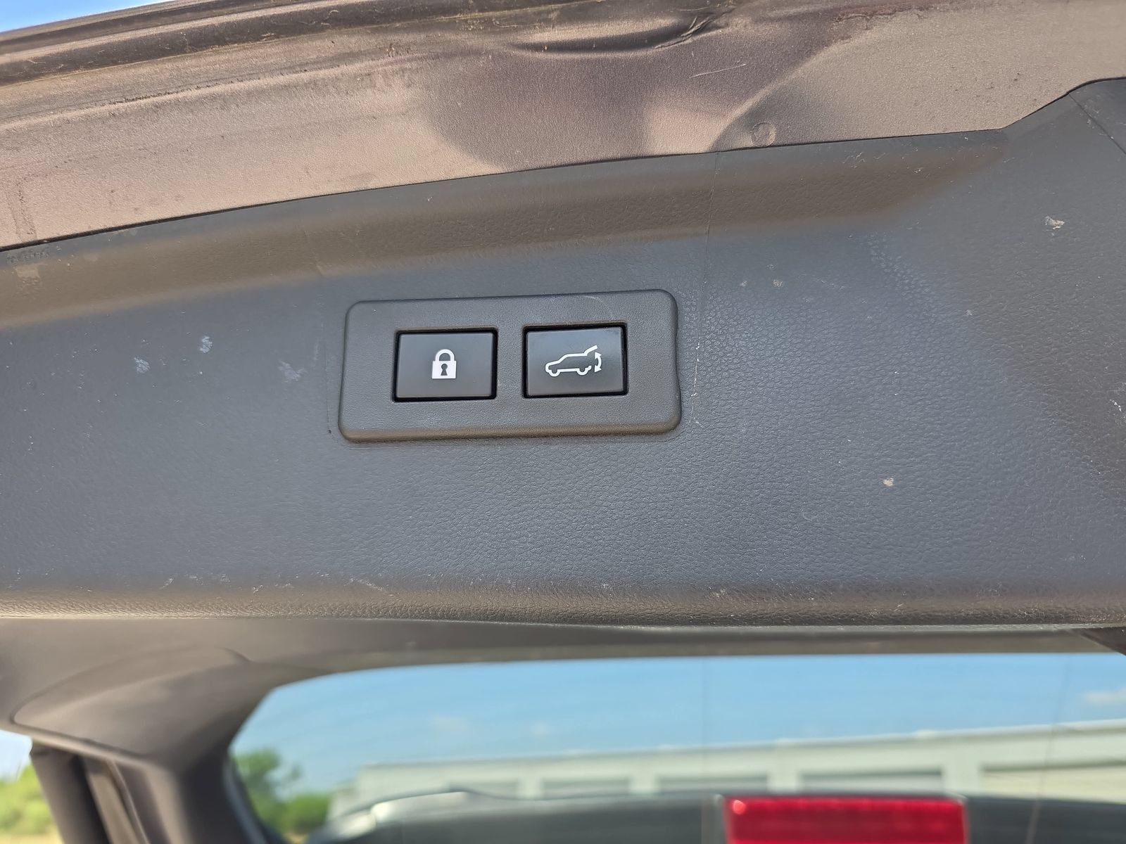 Used 2023 Subaru Outback Premium AWD/4WD image 30