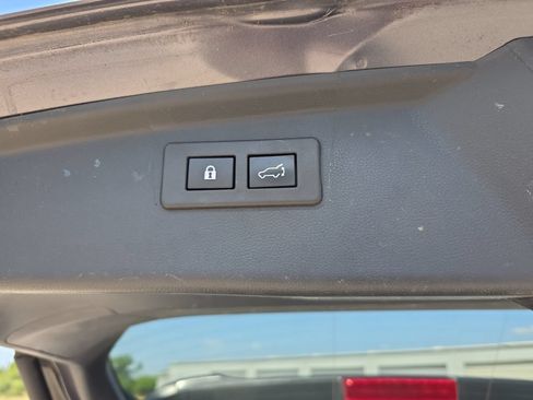 Used 2023 Subaru Outback Premium AWD/4WD image 30