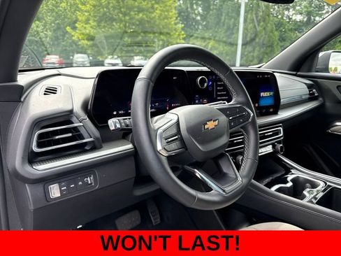 Used 2025 Chevrolet Traverse LT AWD/4WD image 15