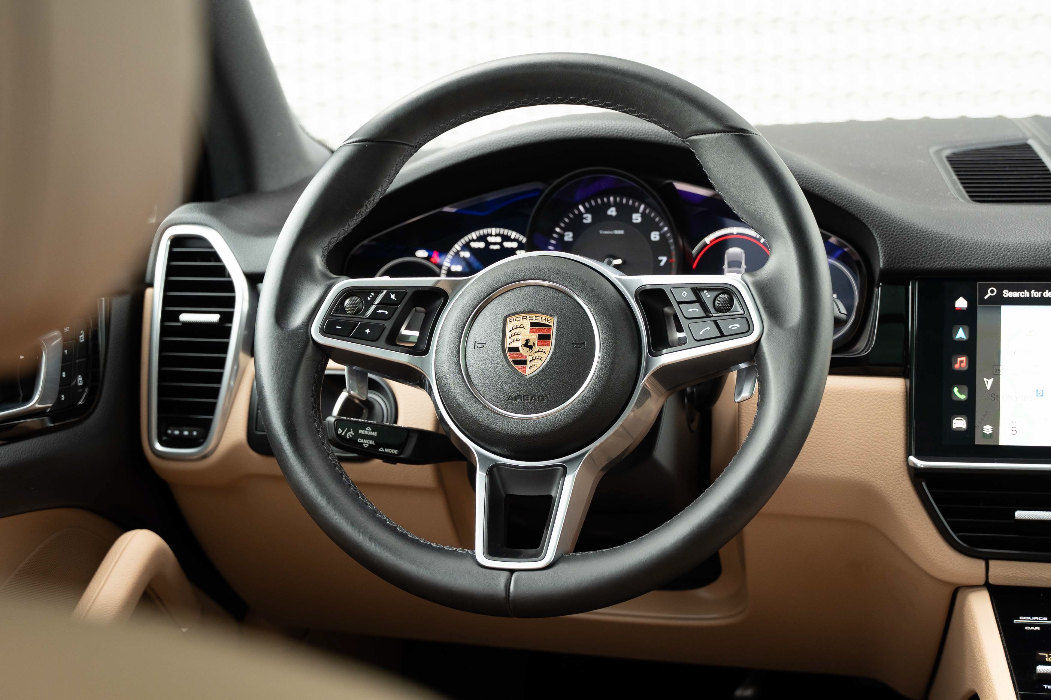 Used 2023 Porsche Cayenne AWD/4WD image 9