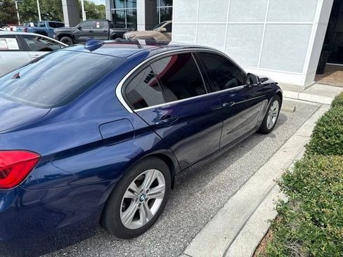 Used 2017 BMW 330i Sedan RWD image 4