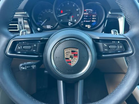 Certified 2025 Porsche Macan image 23