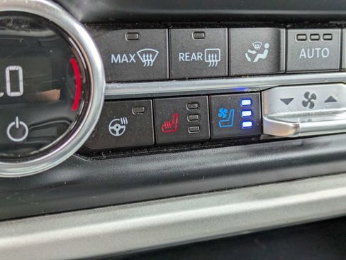 Used 2024 Ford Expedition XLT RWD image 25